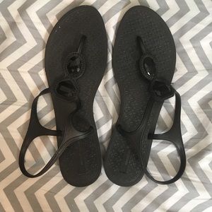 Size 9.5 Montego Bay Club black sandals